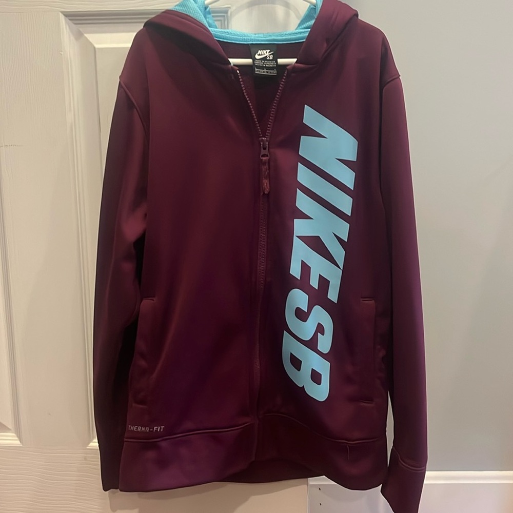 Youth large Nike SB Therma-fit hoodie